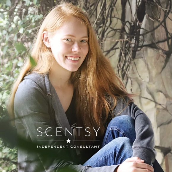 Meet your Posher, Kayla - Picture 1 of 1